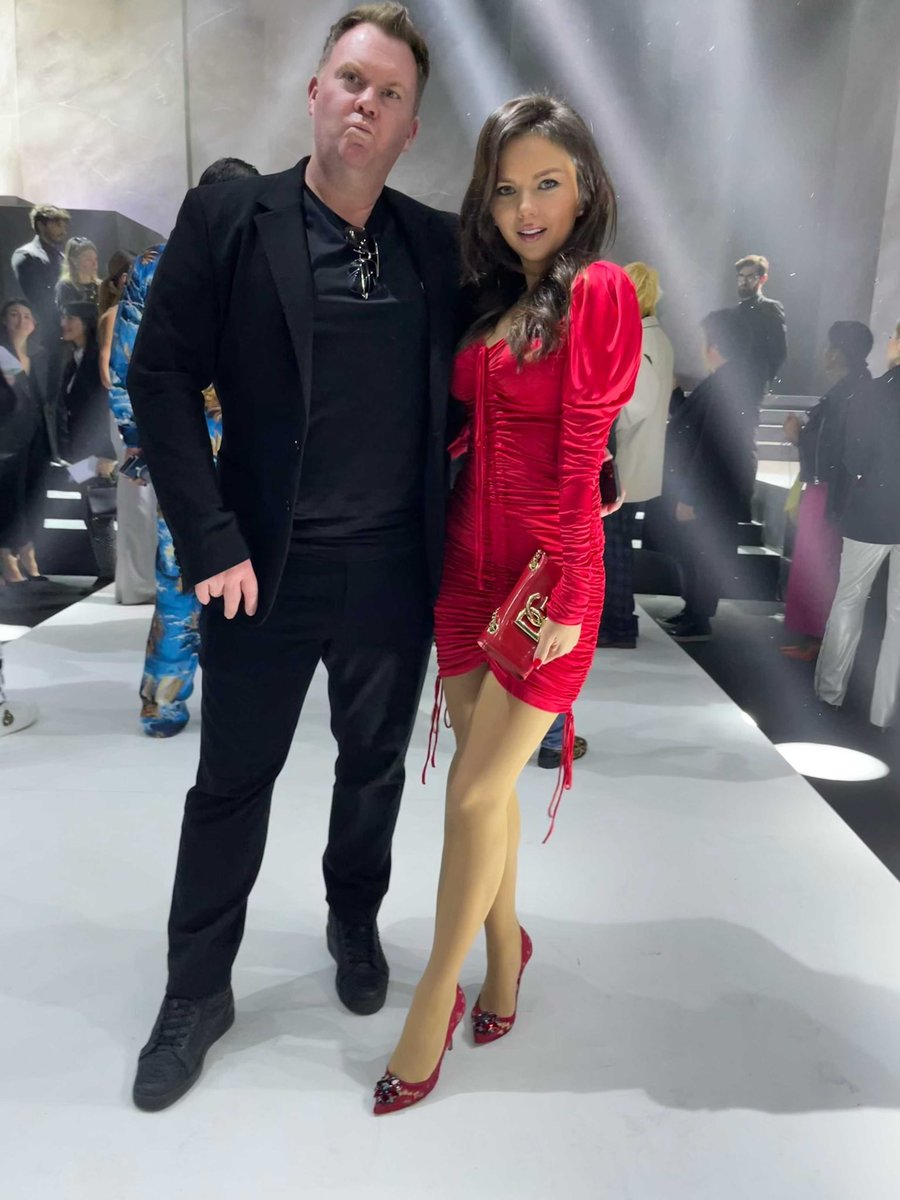 sknupsgg's tweet photo. Our #DG2084 Gold Tier SKN owner @martaaquarius had an amazing time at the @dolcegabbana FW23 Men's Fashion Show. One of the many benefits owning SKNs can bring you 🔥

Find out more about #DG2084 at https://t.co/elw9xEPK2Q https://t.co/mOFretXUy5