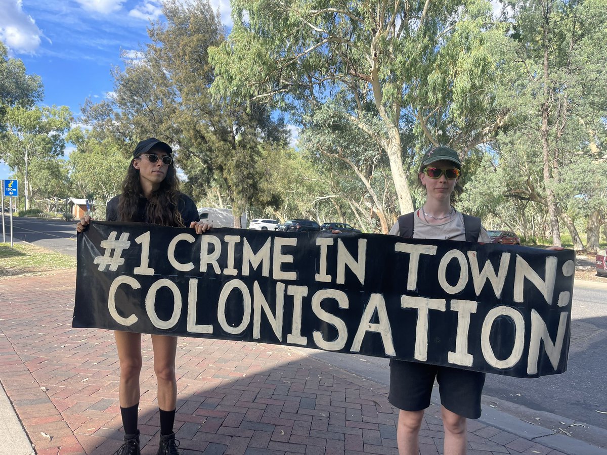 Sarah_Collard_'s tweet photo. These two had a pretty clear message for the PM and other politicians today where federal and state politicians meet with Central Australian community groups to discuss crime concerns https://t.co/ldWMkqngIR