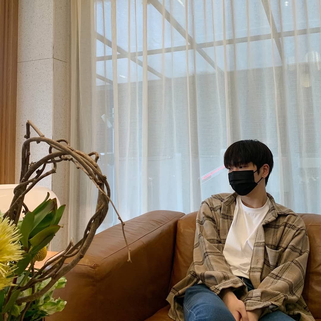 grapegaon's tweet photo. ☆ 𝘐𝘯 𝘺𝘰𝘶𝘳 𝘣𝘪𝘳𝘵𝘩𝘥𝘢𝘺, 𝘐 𝘢𝘮 𝘺𝘰𝘶𝘳 𝘨𝘪𝘧𝘵. 𝘚𝘶𝘳𝘱𝘪𝘴𝘦! ☆ https://t.co/lYWUJXmR3T