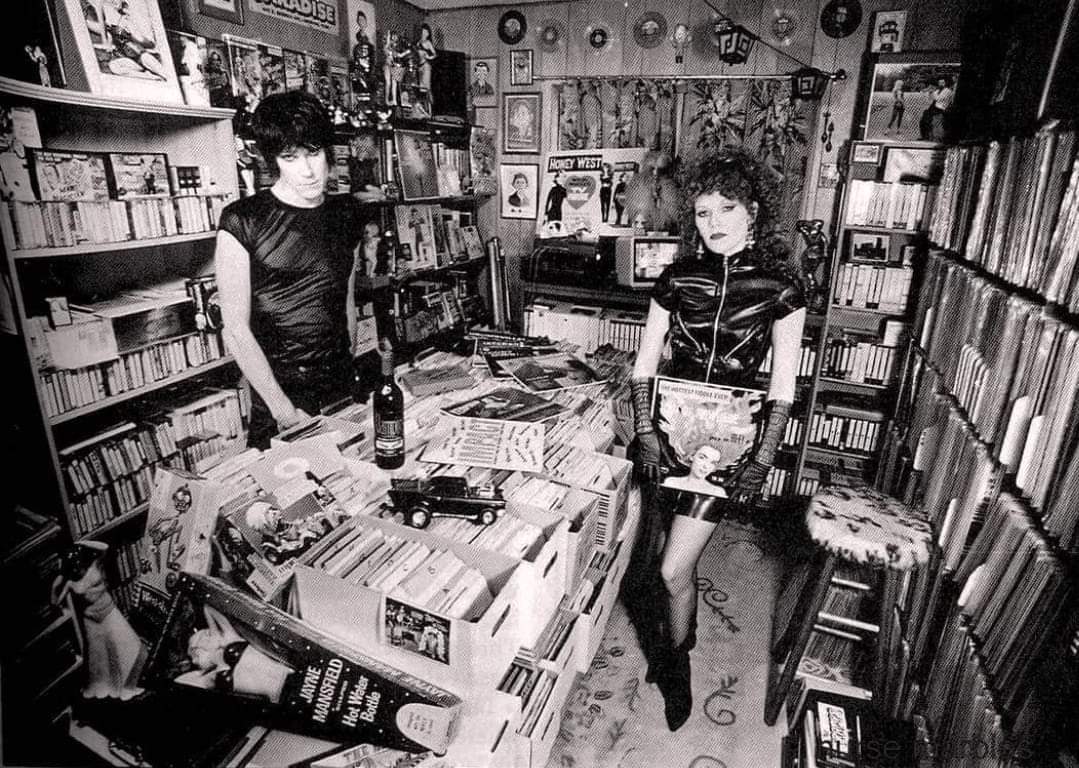 Lux & Ivy of #TheCramps in their record room.