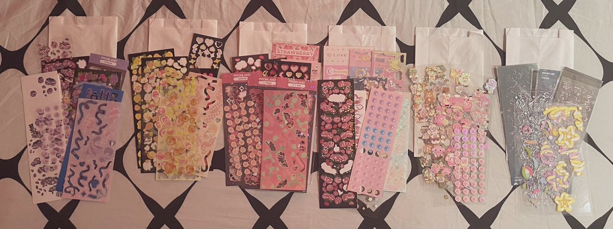 samsamshimi's tweet photo. ⎯⎯ ୨ free claim | ph only ୧ ⎯⎯

mechanics .ᐟ 
✧ reply "mine + fav color"
✧ 1 entry only!
✧ retweet this twt
✧ must be following
✧ ends on tomorrow

✧ using twt picker 
✧ no "mine for @/"
✧ 11 winners
✧ pay the pf and sco! https://t.co/lfBdPGrENb
