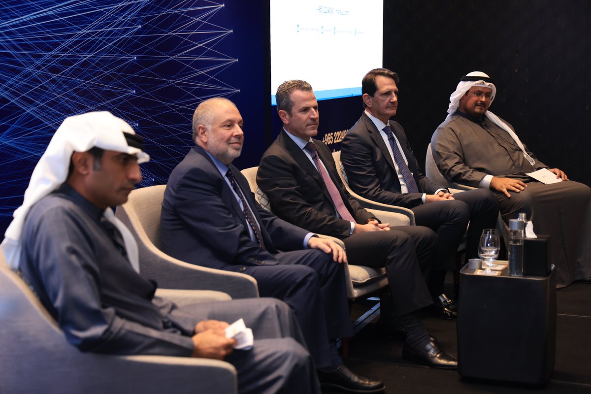 MARKAZtweets's tweet photo. نظم "المركز" مؤتمر بعنوان "النظرة المستقبلية لعام 2023"، بحضور نخبة من خبراء "المركز" ومؤسسات محلية ودولية، لمناقشة الاستراتيجيات الفعالة لاقتناص الفرص في مختلف الأسواق.  
اقرأ المزيد في الرابط أدناه: 
 https://t.co/9CdQazlTuc
#المركز
#فرص_الاستثمار
#سوق_الأسهم
#بناء_الثروات https://t.co/cfCNVuyirq