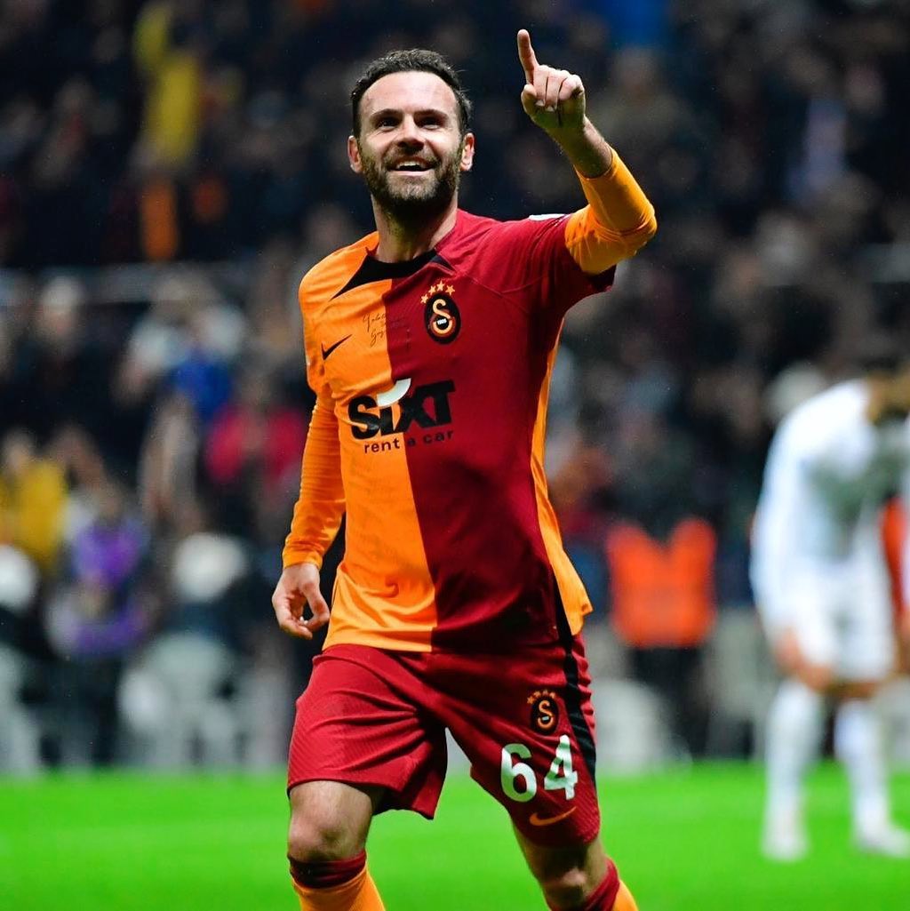 Ümraniyespor, Juan Mata'yı kiralamak istediğini Galatasaray yönetimine iletti. 

Galatasaray, İspanyol yıldızı kadroda tutacaklarını belirterek, Ümraniyespor'un teklifini reddetti. (Sabah)

#Ümraniyespor #Galatasaray #JuanMata