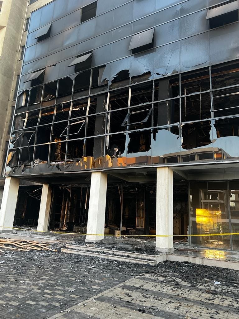 abraham_lebeza's tweet image. #CorruptionScandal  #InstitutionalBuilding It is recalled Amhara Development Organization building set on blaze by corrupted officers and after two decades history repeated itslef. Corrupted officials of Lemi Kura Sub City Land officers repeated for fear of corruption. charges.