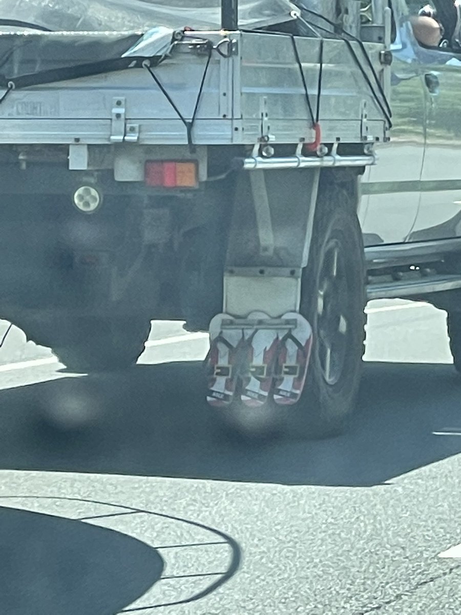 RaphaelSchwart's tweet photo. An interesting approach to recycling spotted on the motorway today. Quite impressive #MarEnvS20 #recycling https://t.co/iTs1MMiIo5