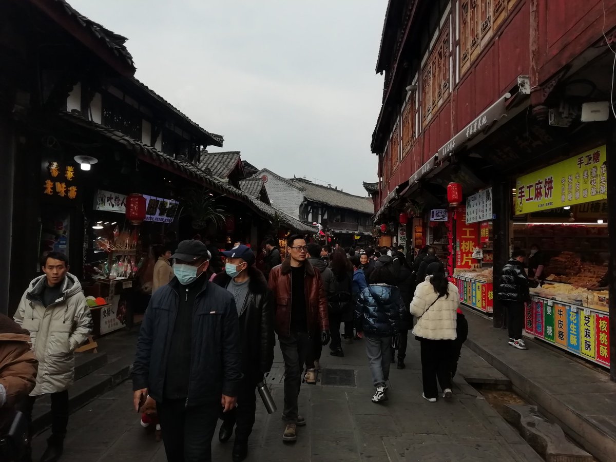 dayanging's tweet image. So many people around here during spring festival.
#LunarNewYear