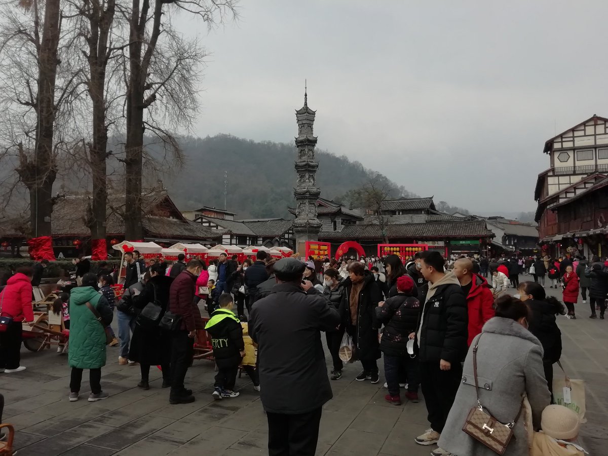 dayanging's tweet image. So many people around here during spring festival.
#LunarNewYear