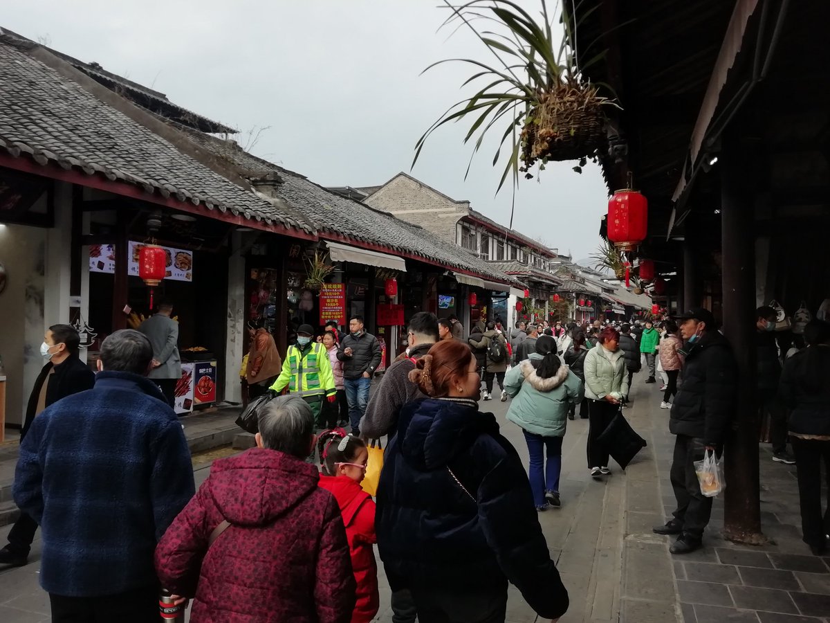 dayanging's tweet image. So many people around here during spring festival.
#LunarNewYear