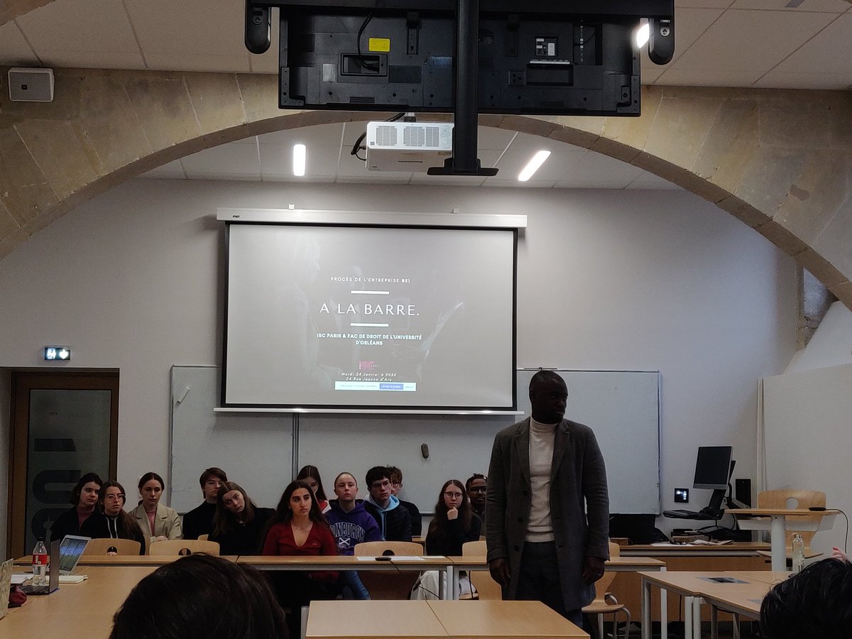 Procès pour les PGE d'Orléans <a href="/groupe_iscparis/">Groupe ISC Paris</a> dans le cadre de leur dernier cours d'éloquence. Merci aux étudiants en droit de la fac pour leur présence, merci à Chadrack et Simon pour leur animation. Bravo à tous les étudiants
#actionlearning
#FestivalDelApprendre
#engagement