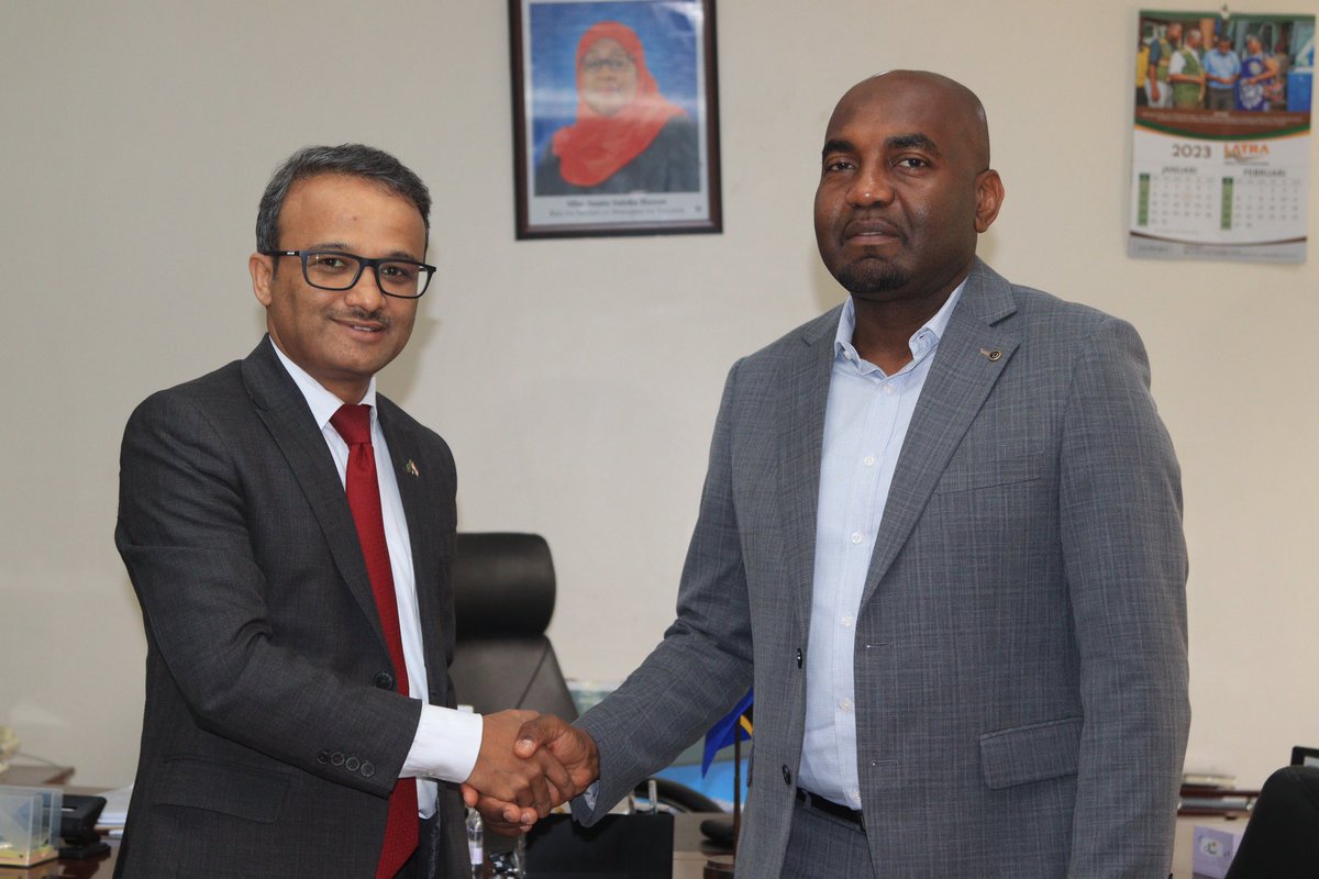 binaysrikant76's tweet photo. Had a constructive meeting on wide range of issues of mutual interest with Interior Minister H.E. Mr Hamad M Masauni @WizaraMNN ; thanked him for constant support to @IndiainTanzania in resolving issues faced by Indian nationals staying in Tanzania #IndiaTanzania https://t.co/RHIF0jAj9z
