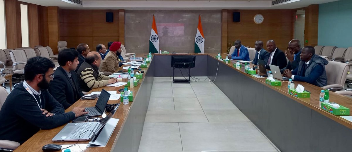 NICMeity's tweet photo. A presentation cum discussion session on "Government Digital Infrastructure" was organized for the Delegates from Cote D'Ivoire(Ivory Coast). Sh. N S Arneja, DDG NIC &amp; his team demonstrated major Digital Platforms of Govt of India &amp; also highlighted IT Platforms developed by NIC. https://t.co/RBkKpGW6GK