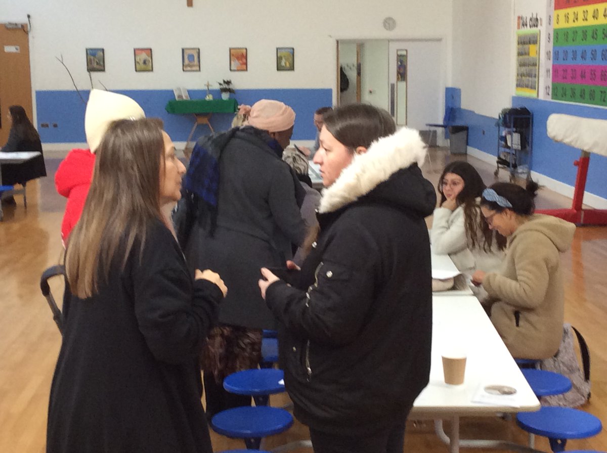 Thank you our many visitors this morning for meeting with parents to discuss the cost of living crisis. Thanks to @SaraLApps @CREWEnergyLDN @WasteNotProject @WandsworthFB @WandCAB #community #costofliving