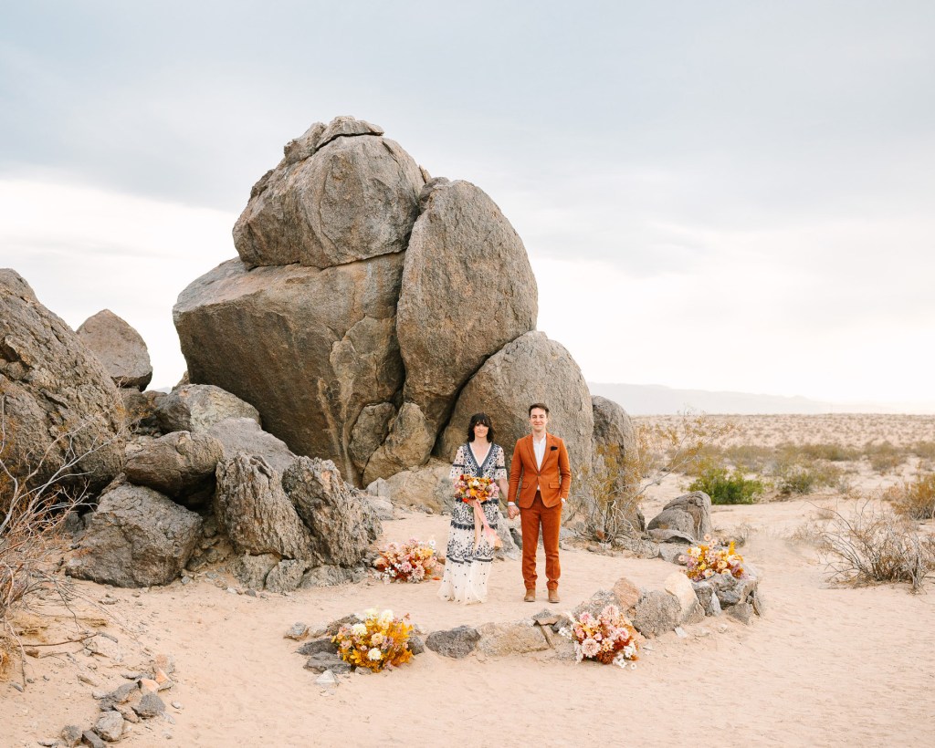 Here are a few of our fave photos from this desert wedding— including the most gorgeous color palette, the cutest pup, and dinner in a skate bowl! —check the link in our bio to see all the photos from the day.⁠ Who else wants to escape to the desert?!  greenweddingshoes.com/florist-rocket…