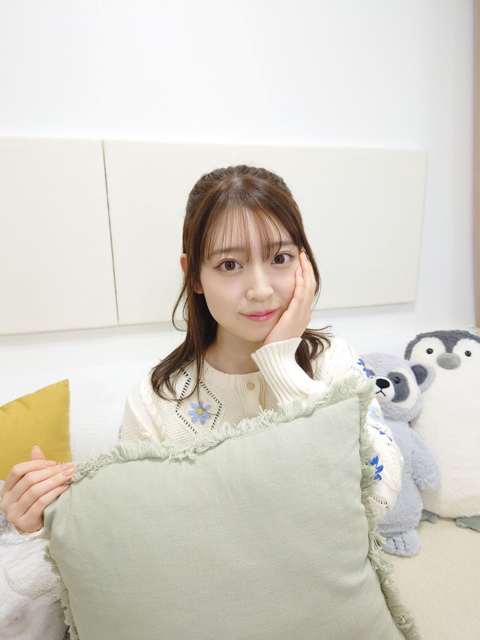 阪口珠美 直筆サイン入り生写真 ヒキ レトロコート 乃木坂46