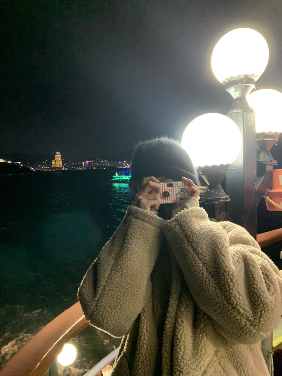 offseunghee's tweet photo. 연휴의 끝은 분리수거(두번 왔다갔다 함) 

언니는 저를 보며 비둘기 아줌마 같다고 했지만, 내복은 체온을 3도 높여주고 모자는 체온 유지에 필수입니다^^~
근데 이거 블로그 말투인가요?~
틧터 말투 알려줄 사람 구합니다.

모두 올해도 아프지말고 건강만^^~🤍 https://t.co/XMQgYlYaf6
