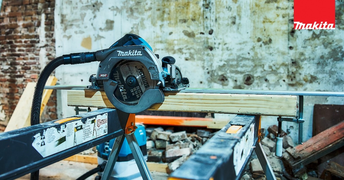 XGT. Maximaal presteren op accu 🔋💪 De vraag naar accugereedschap neemt toe en Makita investeert in nieuwe ontwikkelingen en producten voor het LXT-platform. Echter, elke technologie heeft een limiet, hier gaat XGT verder, het 40 V Max platform met geheel nieuwe accu's en intell