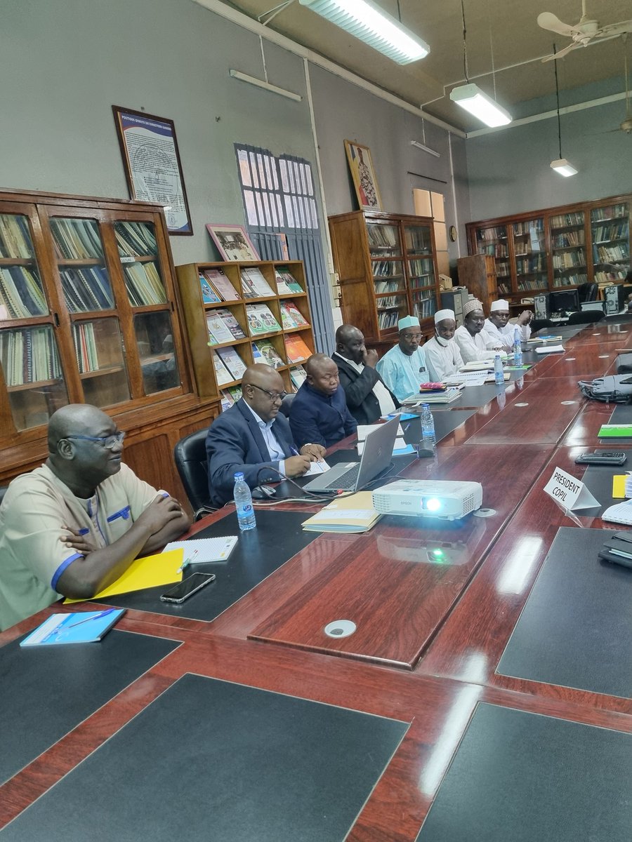 #CoPil_Accept_Tchad_2023
Tenue de 4ème Réunion du Comité de Pilotage du projet ACCEPT-TCHAD ce matin dans la bibliothèque de l'IRED afin de permettre à ses membres de statuer sur l’orientation stratégique du projet ACCEPT et sur l’avancement de sa réalisation.
<a href="/UEauTchad/">L'UE AU TCHAD 🇪🇺</a> <a href="/Cirad/">Cirad</a>