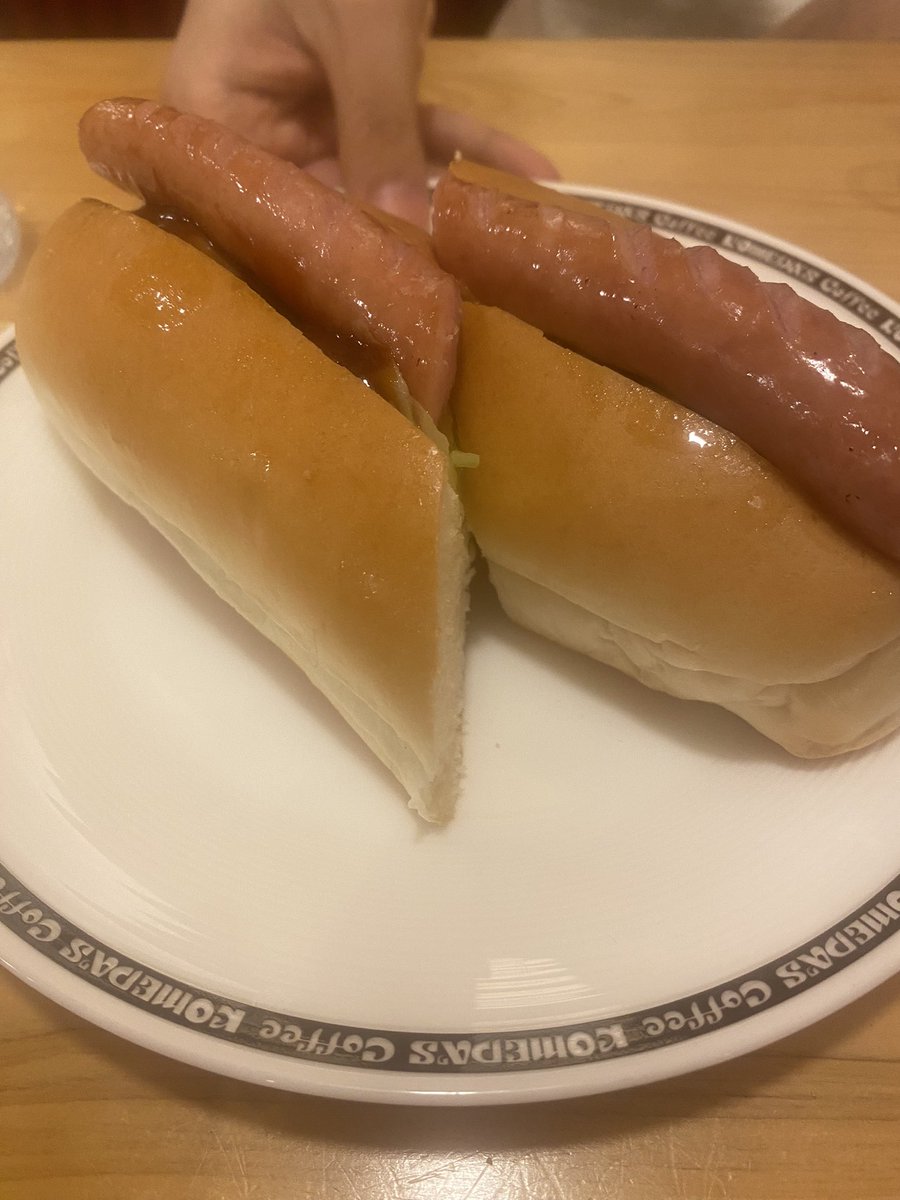 初コメダ！！
ばりでかいやん！

友達に奢ってもらったった😊

美味しすぎる☺️