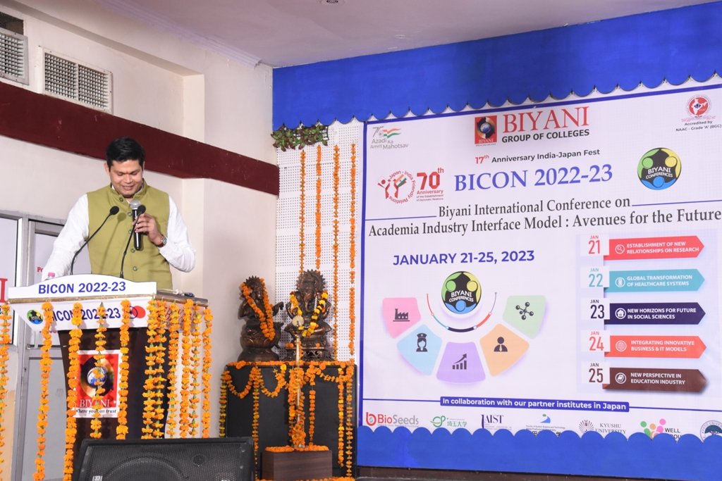 ankittiwadi's tweet image. मां सरस्वती के ध्यान केंद्र बियानी ग्रुप्स ऑफ कॉलेज में #News room Live विषय पर संबोधन का अवसर प्राप्त हुआ। @BiyaniGroup का आभार।

भारत- जापान संबंधों को भी महसूस किया। 
#BICON 2022-23