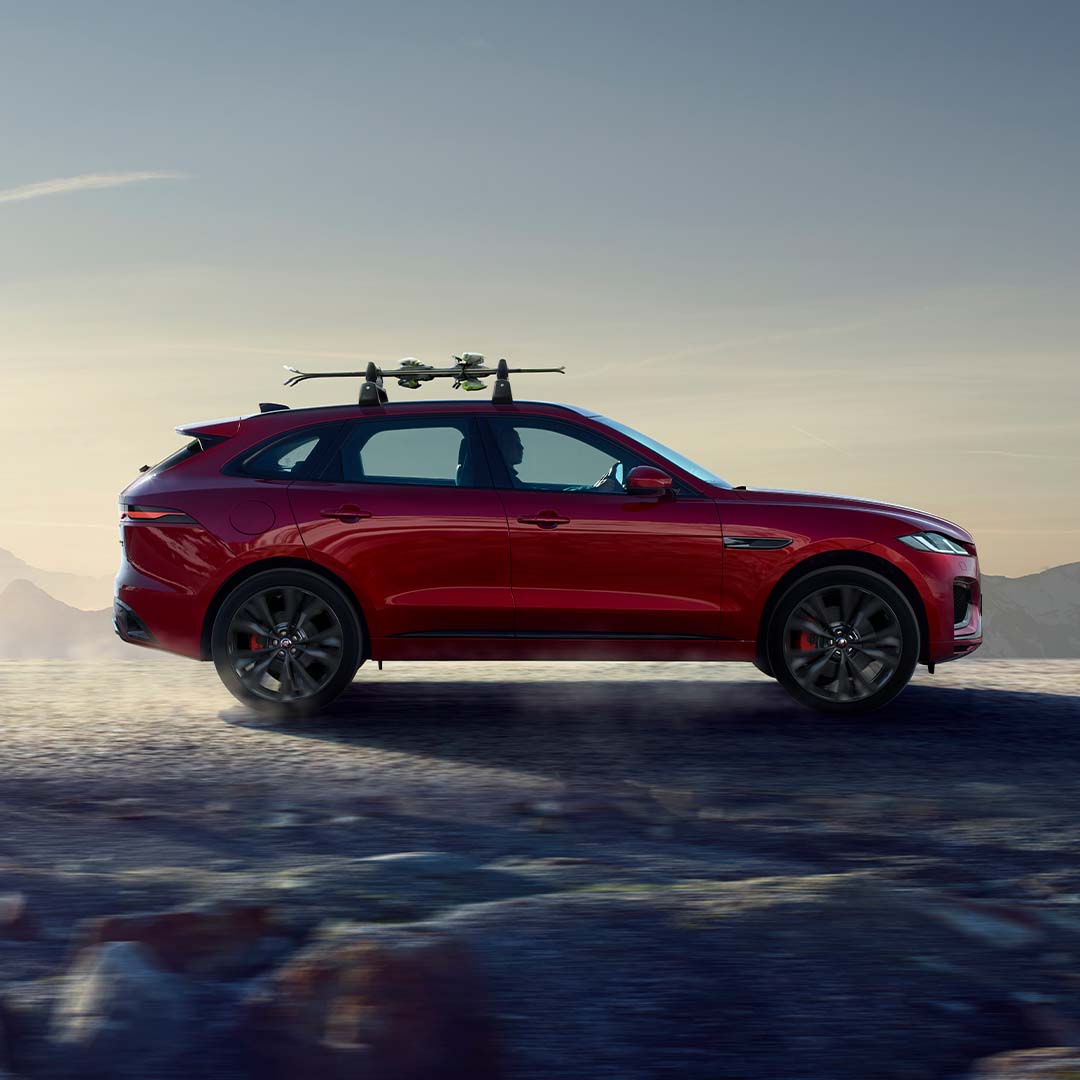 WINTER. YOUR STYLE. 

Whatever the weather throws at you this winter, be sure your Jaguar is ready with Geniune Jaguar Accessories. Find out more: ow.ly/lhwT50MxcqI