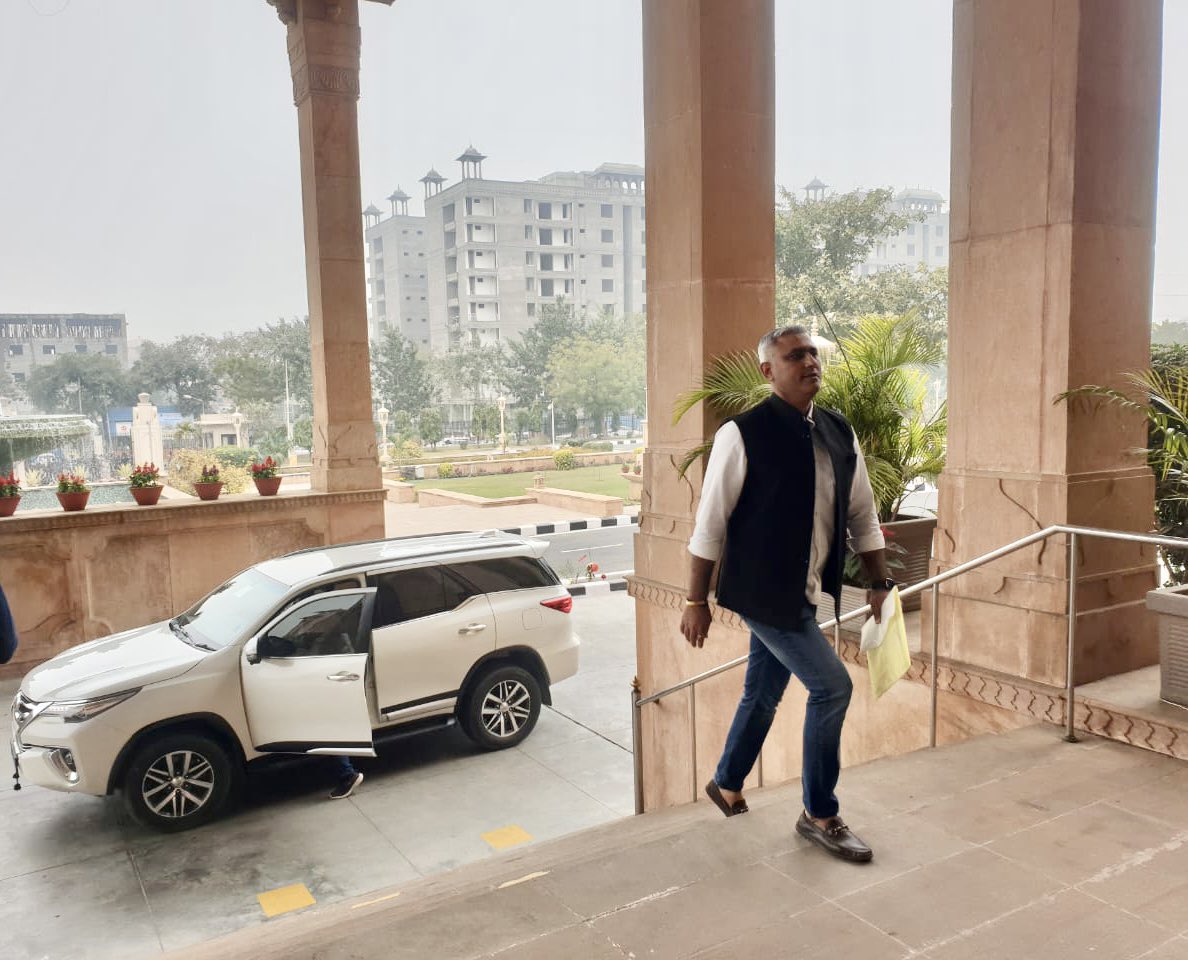 ramchandrdegana's tweet photo. at vidhansabha  #RajasthanAssembly @VijaypalMirdha https://t.co/WM9vB81qGL