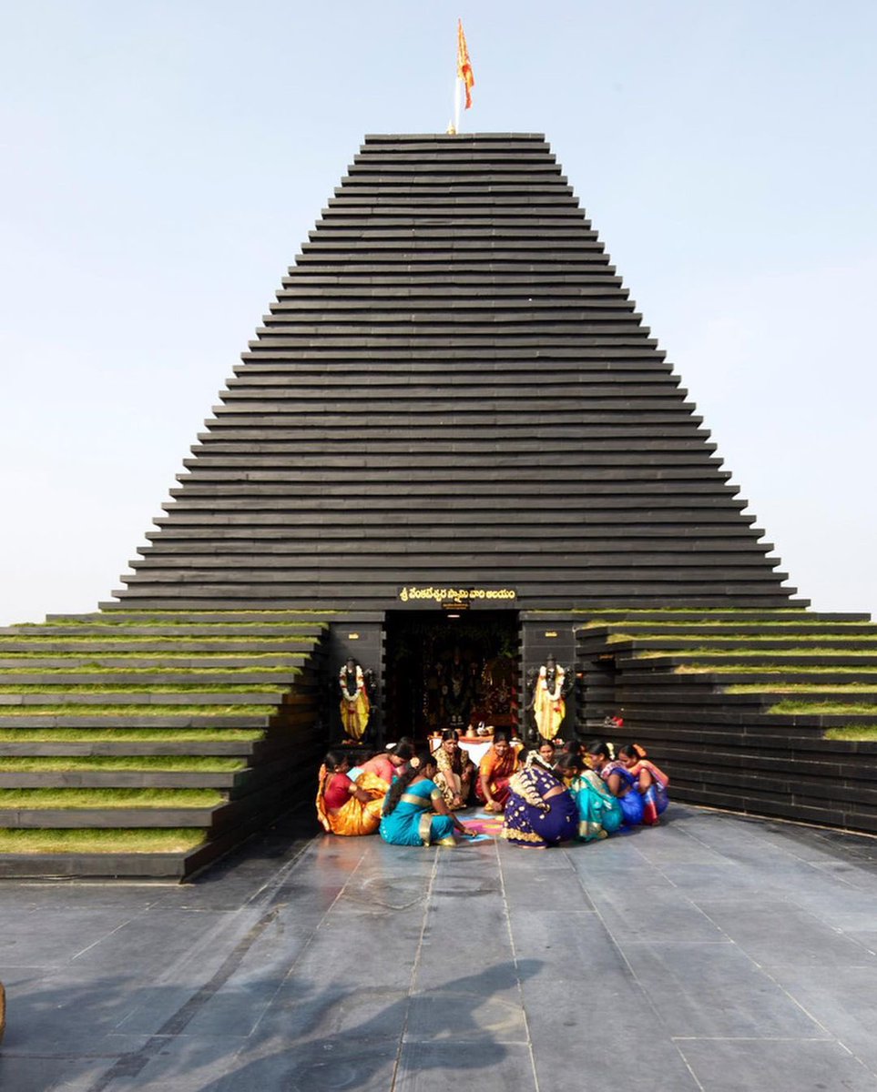 parametricarch's tweet image. Sameep Padora created a stepped Hindu Temple 🛖 complex for the village of Nandyal in Andhra Pradesh, India, partially enclosed by a moat.

🖋 Architect: @SameepPadora
📸 Edmund Sumner

#temple #templedesign #religiousarchitecture #design #parametric #grasshopper3d #rhinoceros3d