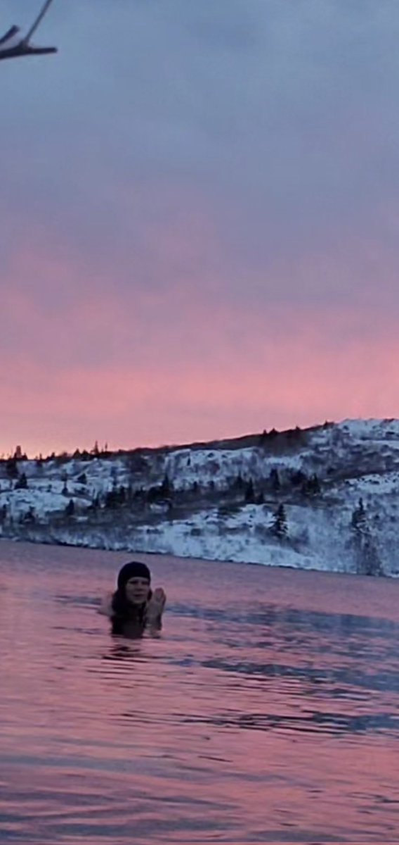 TransformAndrea's tweet image. If you love sunrises, even in #winter in #NL and you want to learn about yourself #nlwx #coldwatertherapy @BerniceCBC Would you try it?