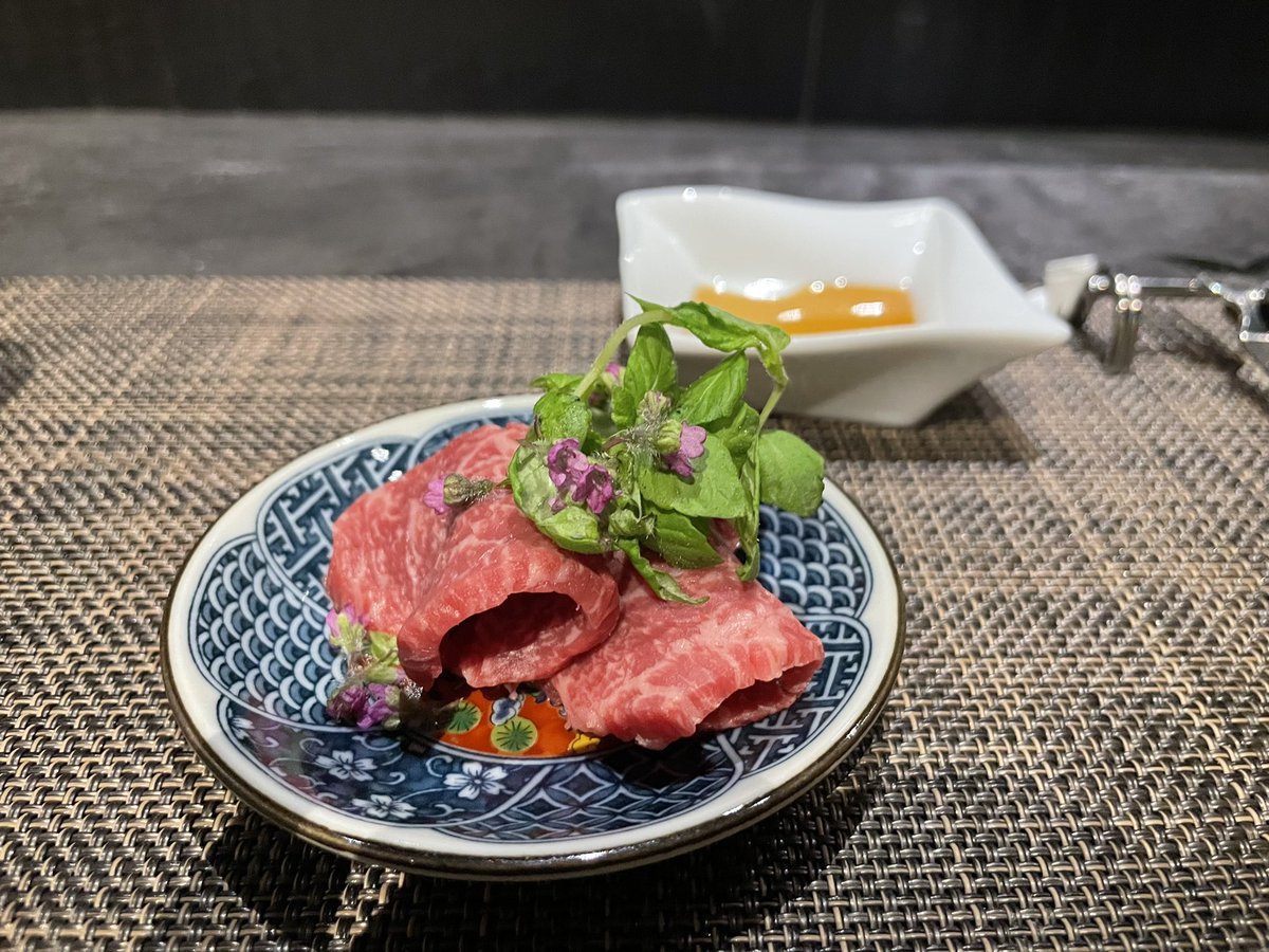 楽屋ニュース大賞でいただいたお肉10万円分の副賞で会員制肉割烹とら 