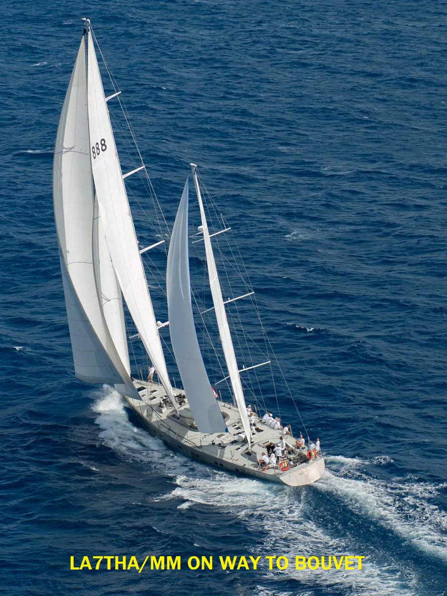 DX World.net tweet media