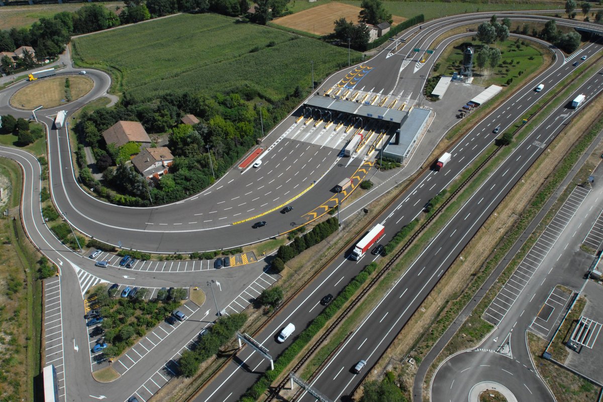 RegioneER's tweet image. #Trasporti. Sciopero nazionale dal 24 al 26 gennaio 2023 dei #distributori di carburanti sulle #autostrade, aggiornati gli orari: chiusura dalle 22 di oggi, martedì 24, alle 22 di giovedì 26 gennaio. La #notizia 👉 regioneer.it/NuoviOrariScio…