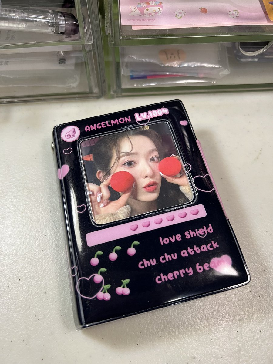 pinkolca's tweet photo. [ happy mail ] 𓆩 #kolcamails 𓆪 💒
╰┈➤ @peachwoni | #thxpchwn 

hii someone came sa mail today! its my irene prio🥹 tysm po for bringing her home along with yeri! didn’t expect that I was able to find a yd pasabuyer na does a doable dop 💕 https://t.co/pzmSQDg2cJ