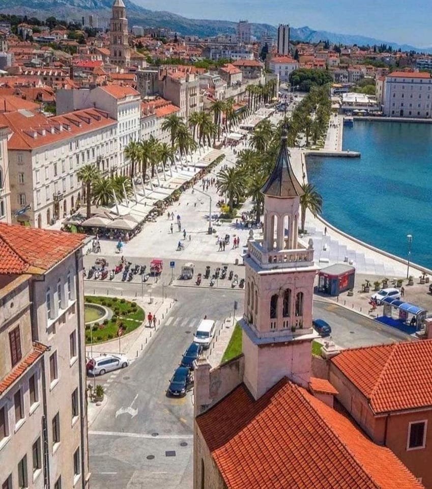 Split, #Croatia🇭🇷 #croatia #hrvatska #croazia #kroatien #croatie #croatiafulloflife #crodestinations #beautifulcroatia #splitcroatia
📷instagram.com/dronephotos_da…