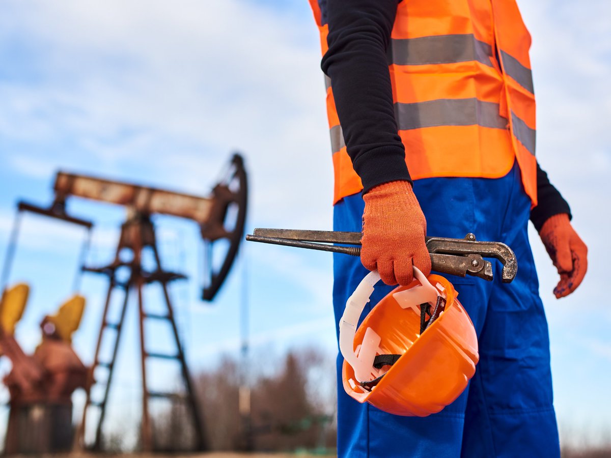 CwiGdsupa's tweet photo. The most common applications for CWI GD™ – SUPA® Slicklines are gauge runs, fishing operations, running production logging, and sliding sleeves. Check out our website to learn more, https://t.co/DFRnWQfE2p! #centralwire #slicklines #manufacturing #oilandgas https://t.co/X6umWrIcnz