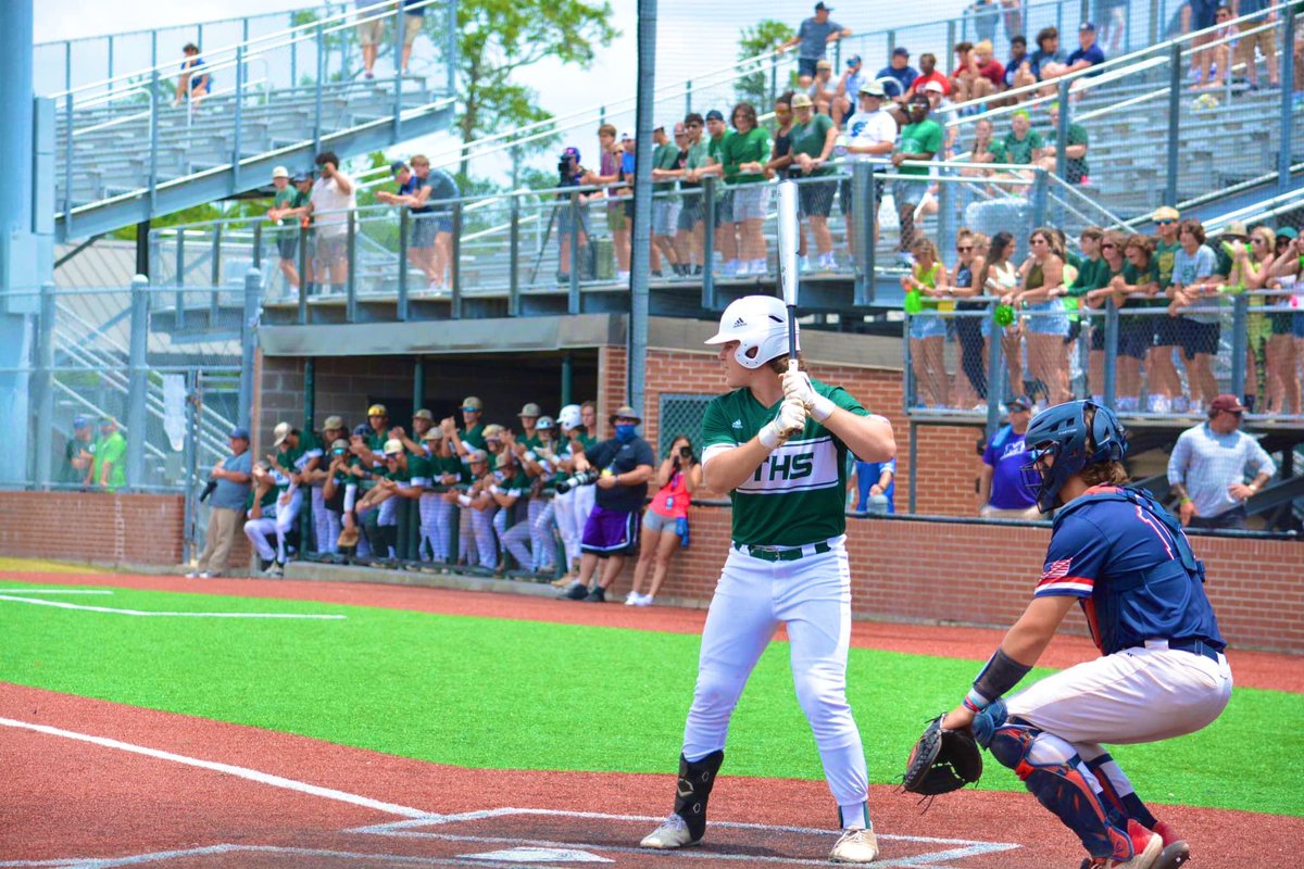 Jackson50244694's tweet photo. Excited to announce my commitment to further my academic and athletic career at Baton Rouge Community College! 🟥⬛️ #BurnTheBoats @CoachSim_13  @STHS_BASE https://t.co/CbG2uUpGUy