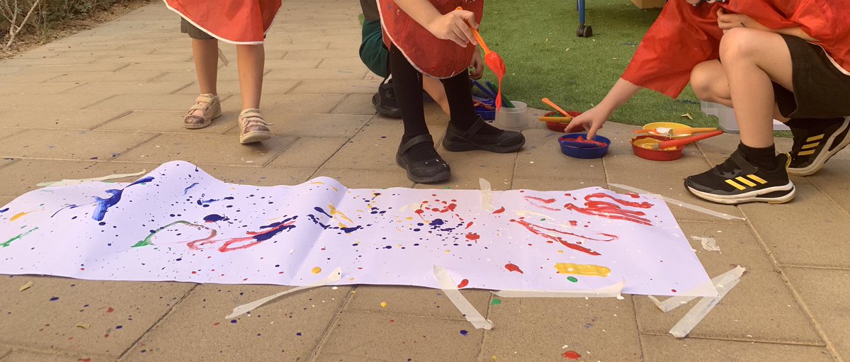mcleodjo's tweet photo. Using #JacksonPollack as a guide our #RahaEY1 students created their own messy artwork! #flickandsplat @RIS_earlyyears https://t.co/YOsbmxO3Gf