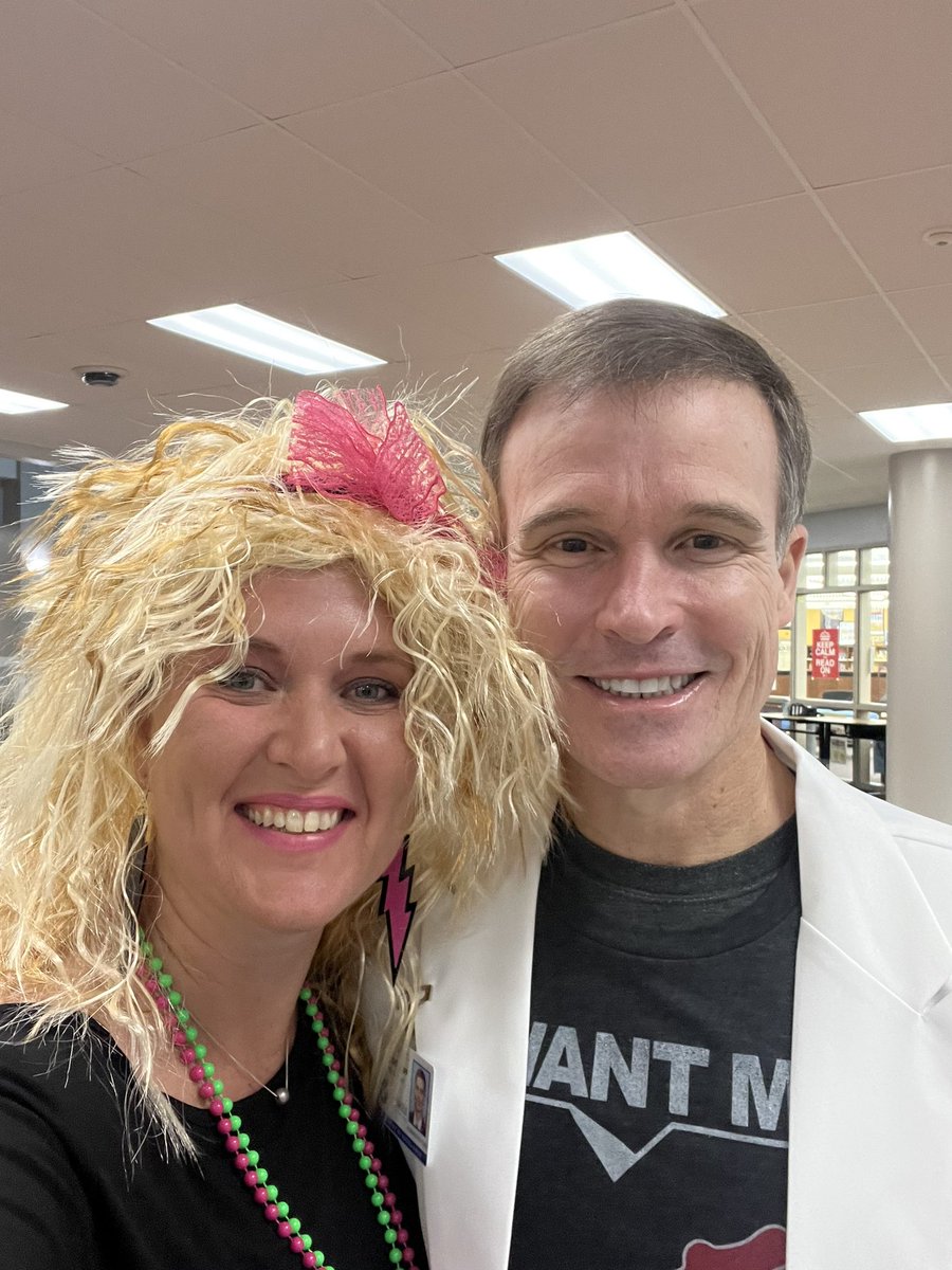 @SanAngeloSupt <a href="/LamarLionsRoar/">Lamar Lions</a> #lamarleads #80RockingDaysAtSAISD look who stopped by to celebrate!