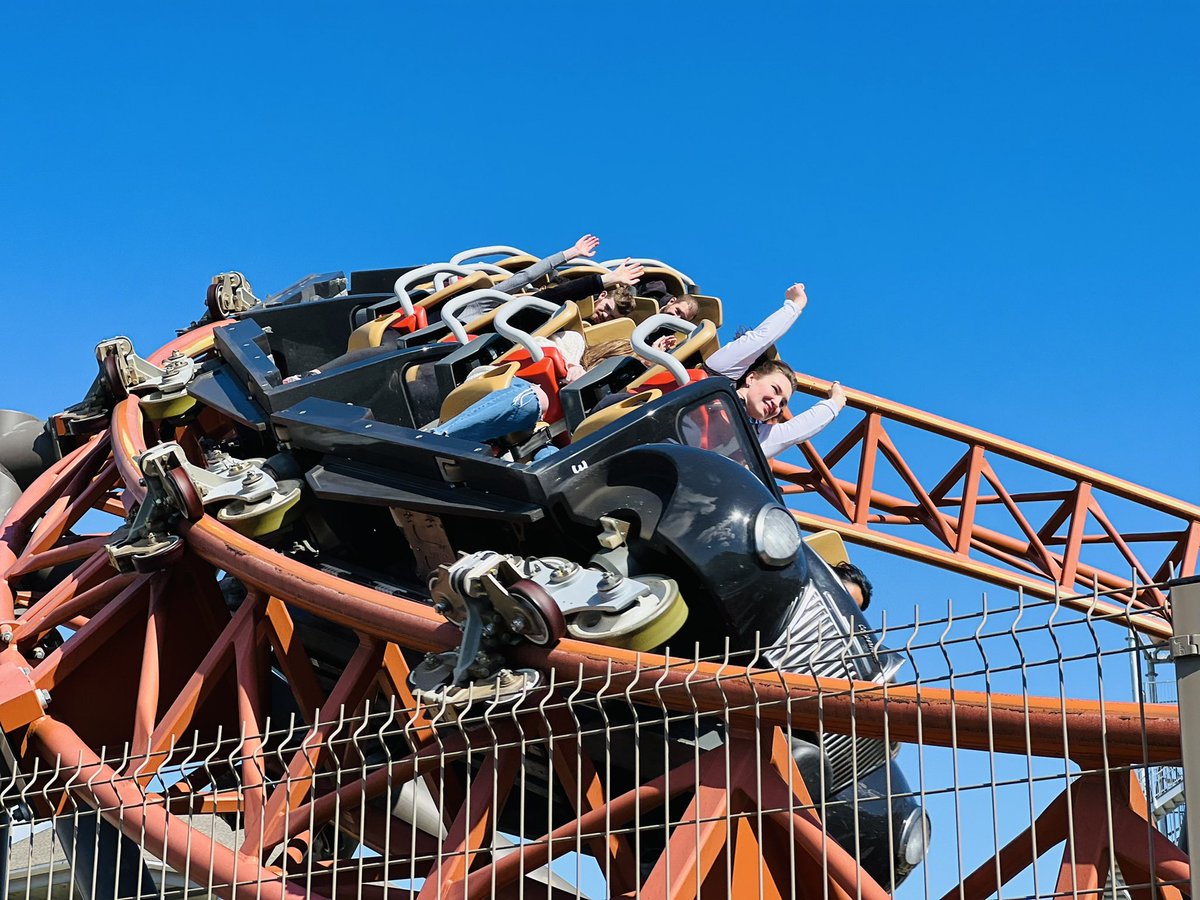 FanAttractions's tweet photo. Once bitten, you’ll keep going back for more! 🐍 #copperheadstrike @carowinds #themepark #themeparksofinstagram #carowinds #coasterenthusiasts #rollercoaster #strikesquad #fantasticattractions💫 https://t.co/hRuPgACdm2