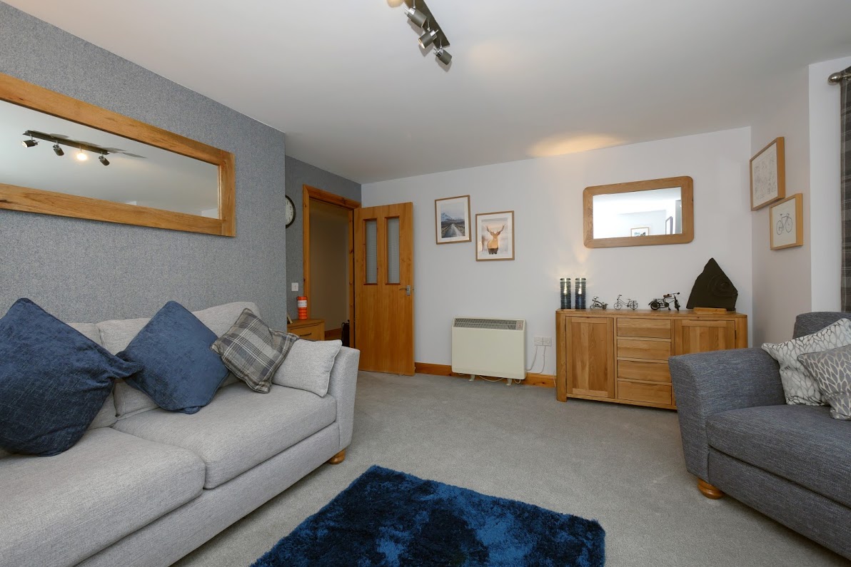 Silvergladesllp's tweet photo. We have some lovely luxury ground floor apartments like the Glen.  Stylish and modern with  two-bedrooms en suite, family bathroom &amp; kitchen. Just a short walk from the train station,restaurants, pubs. Great for bus up to ski at Cairngorm Mountain.
 https://t.co/AUnlHKycws https://t.co/6Y5DEcECJf