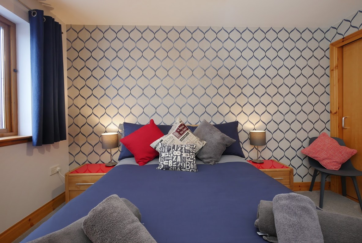 Silvergladesllp's tweet photo. We have some lovely luxury ground floor apartments like the Glen.  Stylish and modern with  two-bedrooms en suite, family bathroom &amp; kitchen. Just a short walk from the train station,restaurants, pubs. Great for bus up to ski at Cairngorm Mountain.
 https://t.co/AUnlHKycws https://t.co/6Y5DEcECJf