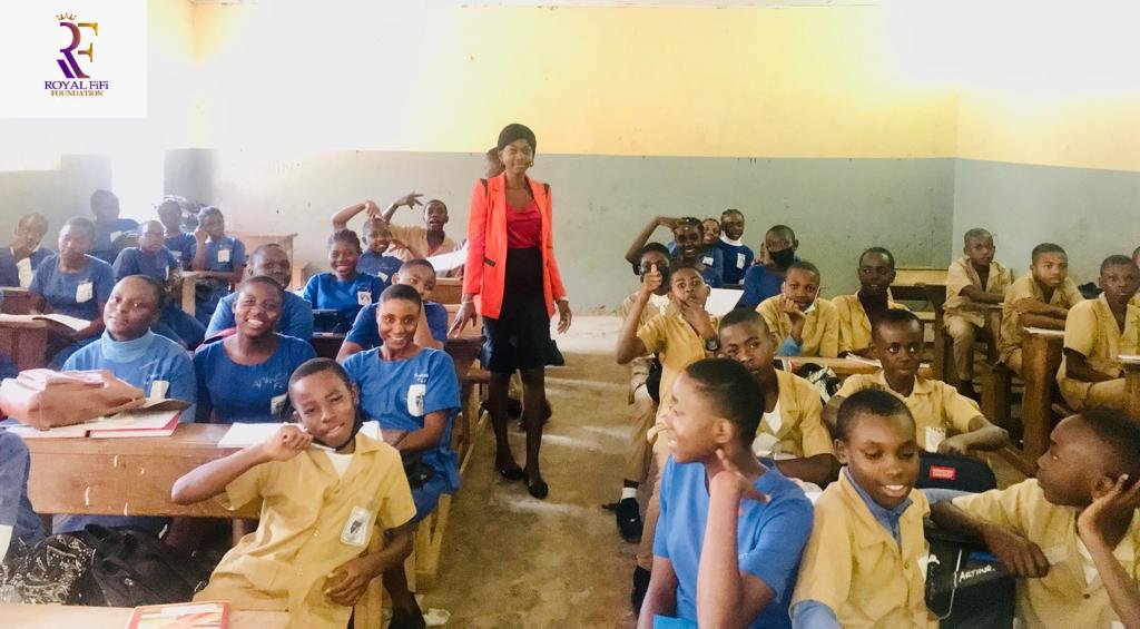 RoffCameroon's tweet photo. #QualityEducation is our fundamental #humanright as children or adults. Don't Violate It. 
#RightToEducation
@DrJustinKoffi @UEauCameroun @unicefcameroon @CanadaCameroon @UKinCameroon @USEmbYaounde @PNUDCameroun https://t.co/Oc3DlaVMji
