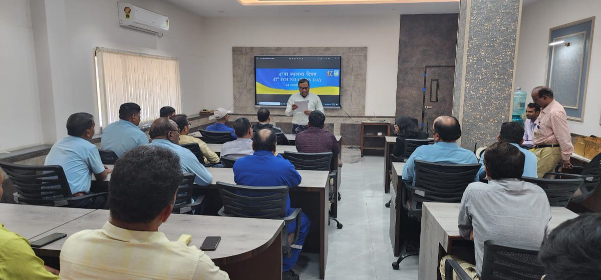BPCRetailSewree's tweet photo. BPCL 47th foundation day being celebrated at Sewree Installation. Touching millions of lives everyday since last 47years.
#47yearsofBPCL #ProudBPCLian

@BPCLimited @bpcretail @rakeshsinhabpc https://t.co/ph6ZUSVANG