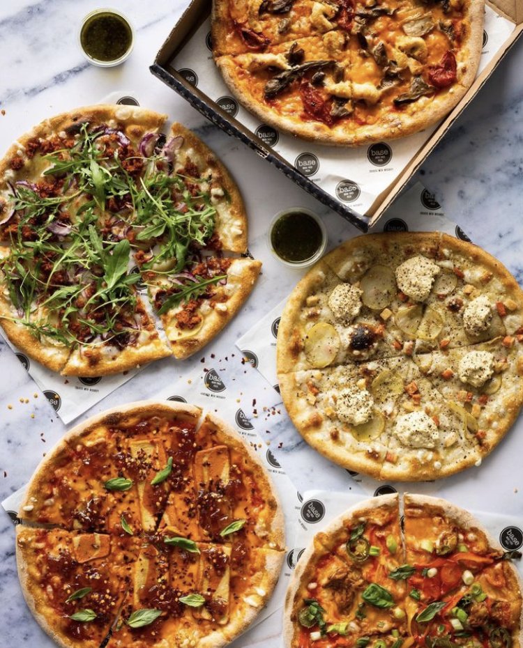 LucanSC's tweet image. Celebrate Veganuary with @basewfp and choose from a wide range of fresh pizzas &amp;amp; sides. Order now at basewfp.com 🍕🍕🍕