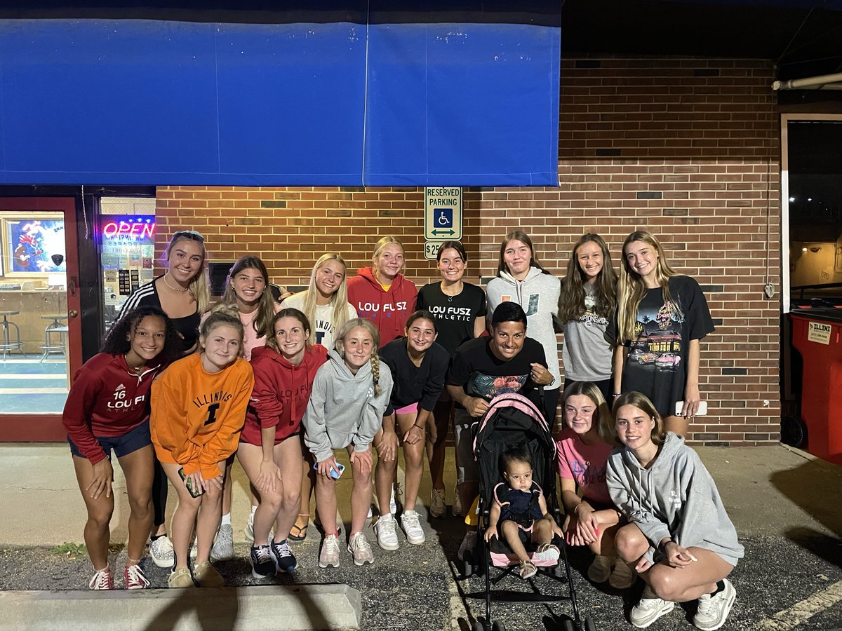 RWalshauser's tweet photo. I love my team!!! @LouFuszSoccer @loufuszathletic @LFBlueStrPre06G https://t.co/H6pWKLt5LD