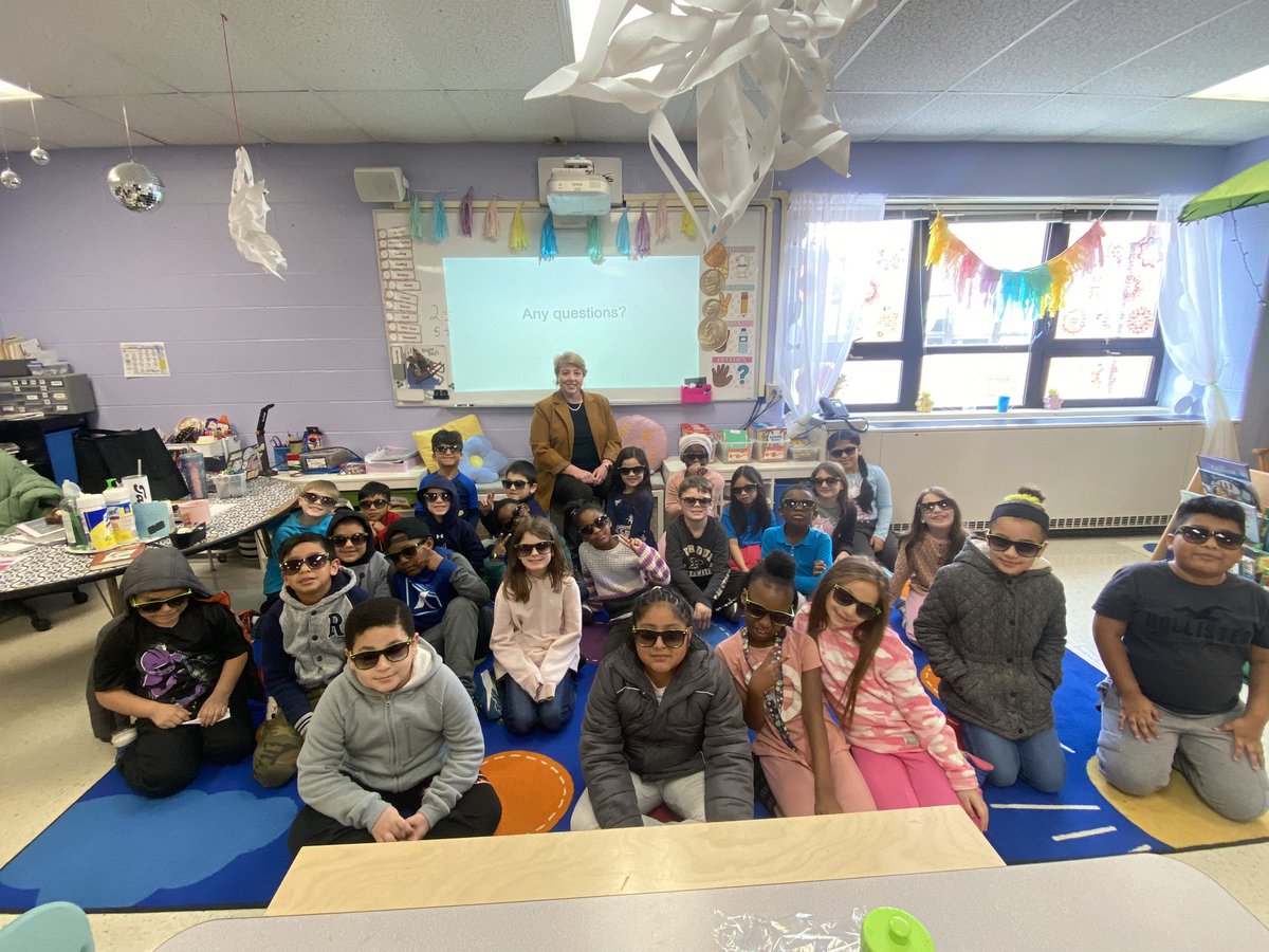 Looking cool after a visit with township trustee <a href="/annbecker1999/">𝙰𝚗𝚗 𝙱𝚎𝚌𝚔𝚎𝚛</a> who taught us all about the responsibilities of an elected official and what it means to be a community! #SweetSecondGrade <a href="/SHAWNEE_ECS/">Shawnee ECS</a>