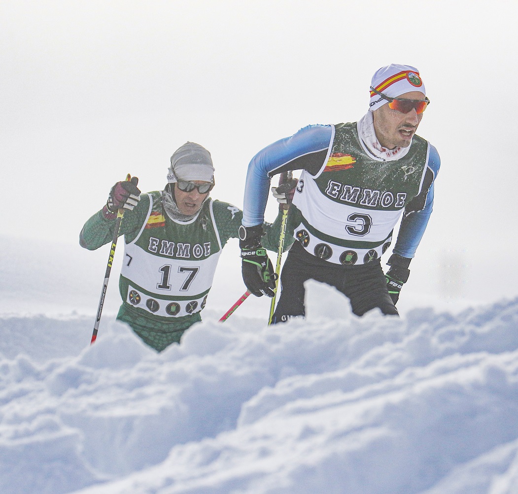 MADOC_ET's tweet photo. 24° Campeonato nacional militar de #esquí.
Hoy, fondo nórdico (15km hombres, 10km mujeres) 
Masc:
🥇@guardiacivil Ruiz 
🥈Sdo Guzman #EMMOE_ET
🥉Stte Gimeno #USBAD_Oroel
Fem:
🥇Brigada Sáez @EjercitoTierra 
🥈GC Pérez
🥉GC Furones
Mañana, slálom gigante en #Candanchú https://t.co/i5Z4GqJ9s6