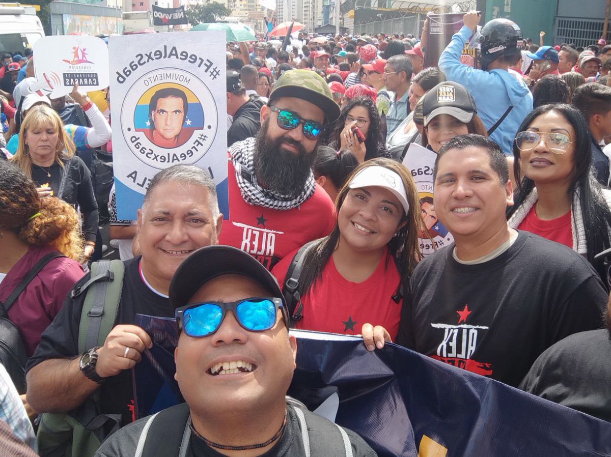 Desde Caracas el Movimiento #FreeAlexSaab dijo presente en marcha contra el. Bloqueo Imperial
#24Enero
@Asamblea_Ven @CNNEE @jorgerpsuv @jaarreaza