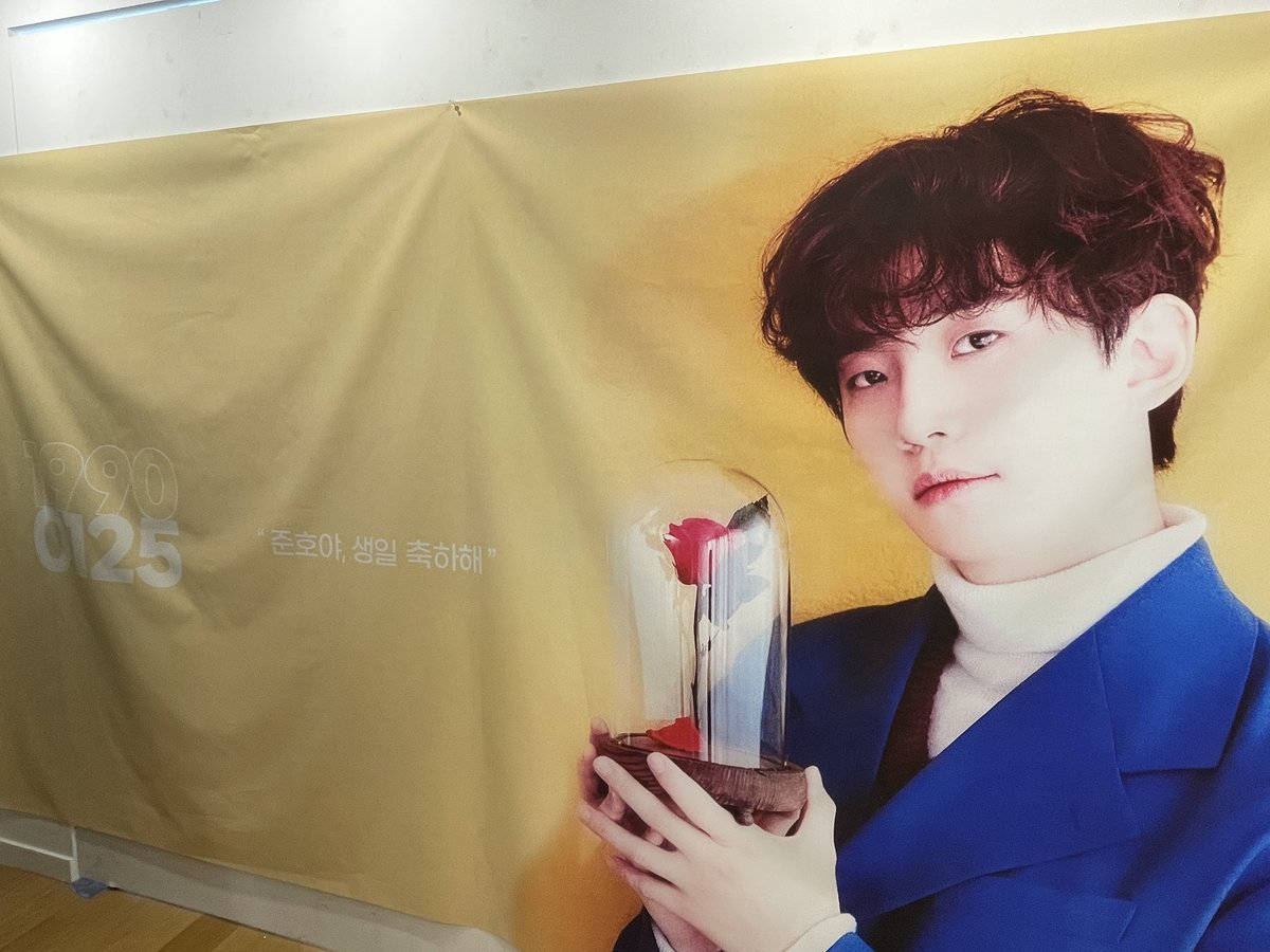 Angel_it12599's tweet photo. #이준호생일축하해
#HAPPYJUNHODAY
우리 오라버니💛
덕에 행복한 나날들 고마웡!!❤️❤️ https://t.co/Bo0QfiiOV7
