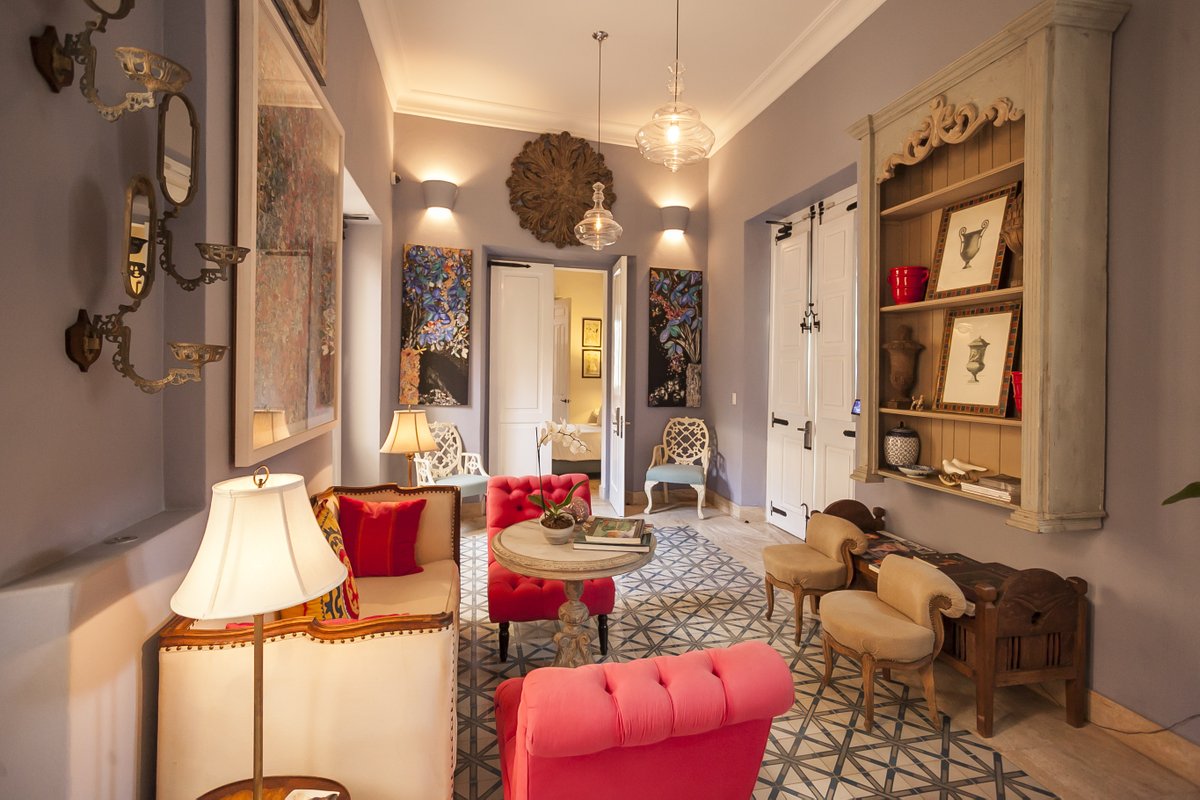 Casa Macorís es un espacio encantador que honra su legado histórico. Con espacios concebidos para el disfrute y relajación, transmite una elegancia at adaptada a nuestra época.
#CasasdelXVI #SantoDomingo #RepúblicaDominicana #CiudadColonial #CasaMacoris #LuxuryHotel