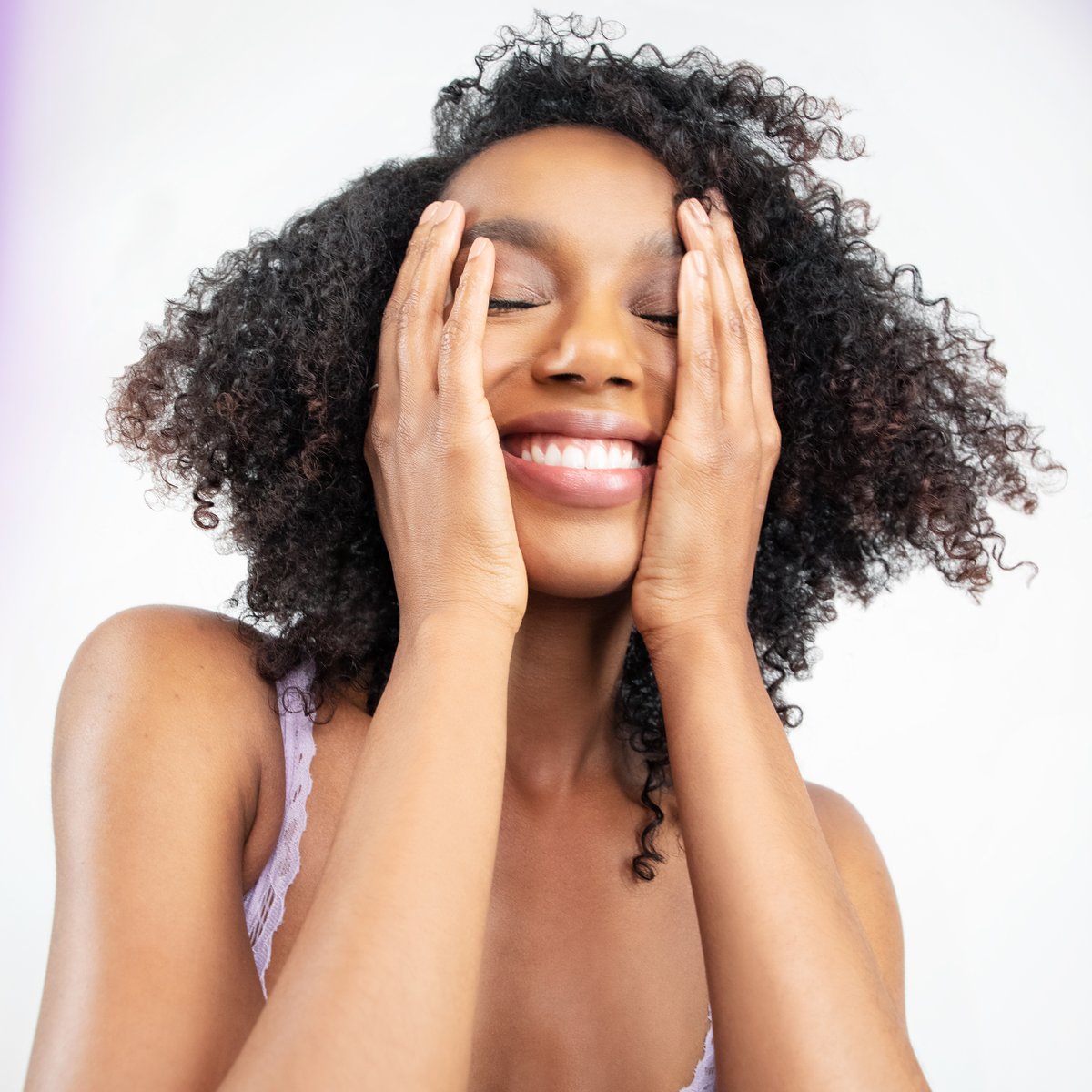 evahairnyc's tweet image. Rest + Refresh your strands with #evanyc! 💆‍♀️ Use our #vegan + #crueltryfree hair products to give your mane the TLC is deserves in 2023. ​

Learn more here! ➡️ bit.ly/3WIpbs9