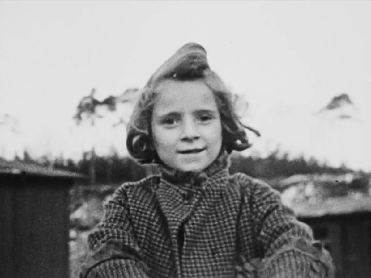 ➡️ RDV le 25 Janvier à 17h au cinéma Le Royal pour l’avant-première de "1942" réalisé par <a href="/T_H_O_D/">Marc Ball</a>  et Véronique Lagoarde-Ségot dans le cadre du <a href="/FIPADOC/">Fipadoc</a>
Produit par <a href="/Agat_ExNihilo/">agat films - ex nihilo</a> <a href="/MiyuProductions/">Miyu Productions</a> pour <a href="/ARTEfr/">ARTE</a> 

#fipadoc2023 #FIPADOC #1942lasérie